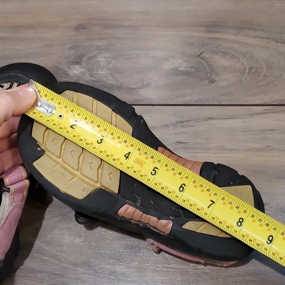 KEEN kids girl outdoor hiking shoes Sandals sz 8.5
